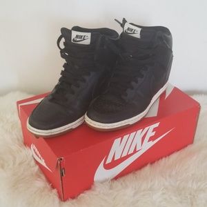 NIKE Dunk Sky Hi Wedge Sneaker